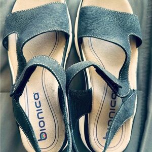 Bionica Black Sandals Womens Size 8M